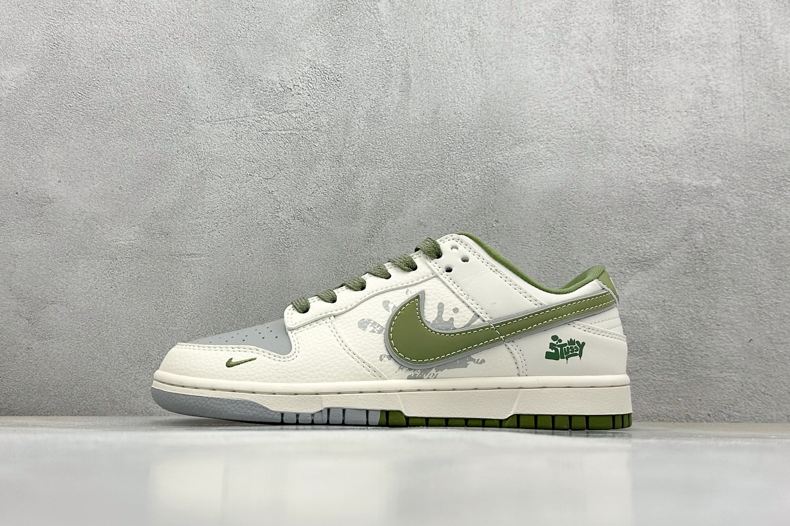 280 Nike SB Dunk Low 斯图西联名 双拼爆炸绿勾 周年高端定制 低帮休闲板鞋 XS6089-594