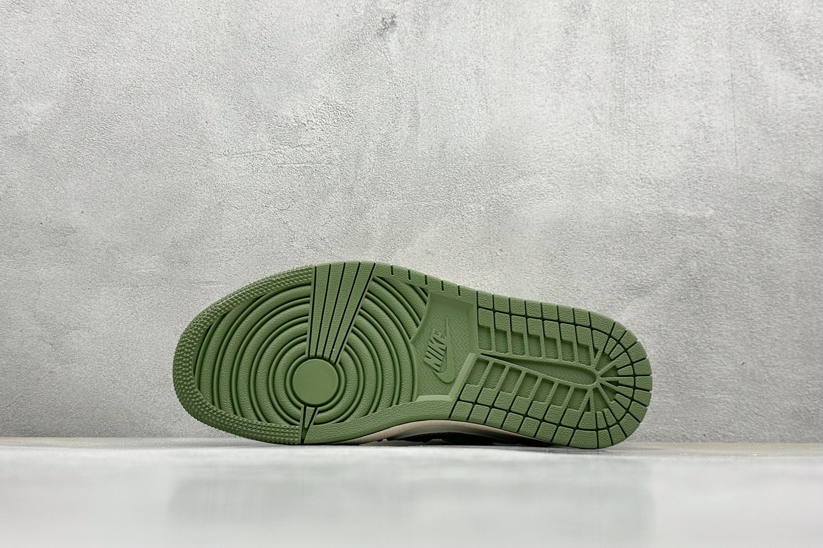 Travis Scott x Fragment Design x Air Jordan 1 Low OG SP AJ1 UN联名 绿鬼脸抽绳 低帮文化休闲板鞋 DM6868-097