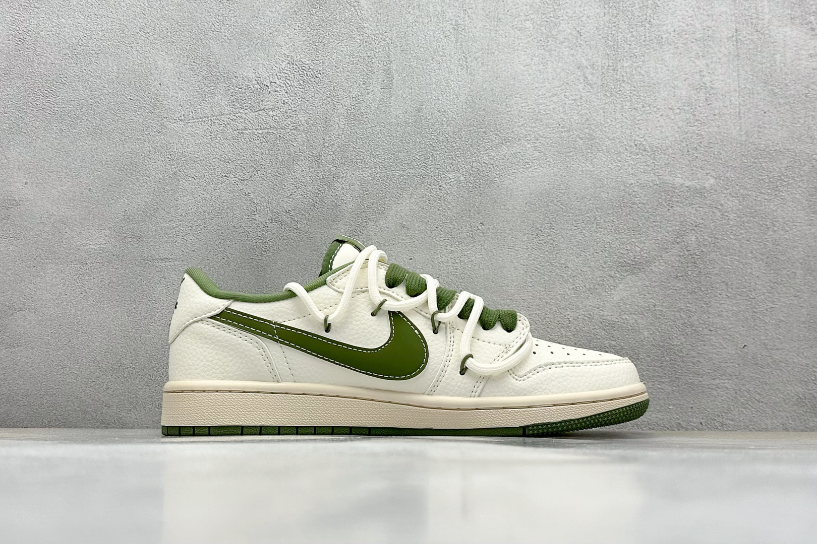 Travis Scott x Fragment Design x Air Jordan 1 Low OG SP AJ1 UN联名 绿鬼脸抽绳 低帮文化休闲板鞋 DM6868-097