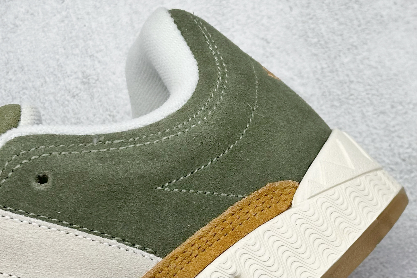 TG版 Adidas Adimatic Low 马蒂奇系列低帮 复古鲨鱼面包鞋运动休闲滑板板鞋 HP9914