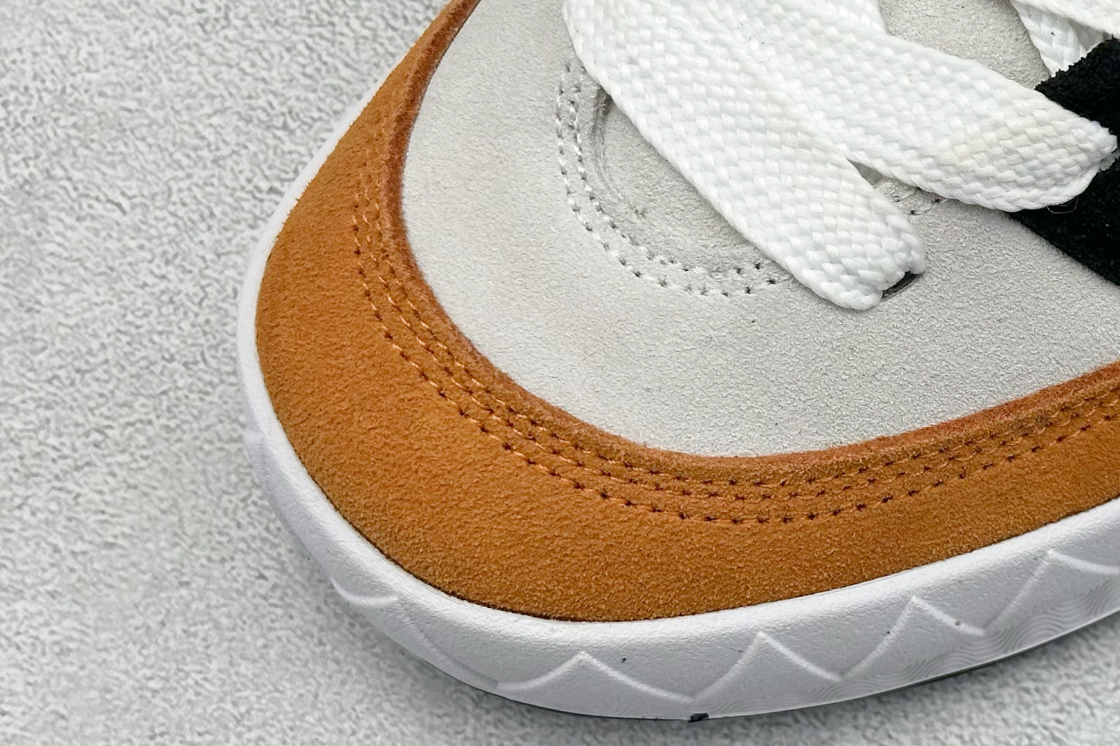 TG版 Adidas Adimatic Low 马蒂奇系列低帮 复古鲨鱼面包鞋运动休闲滑板板鞋 HP9916