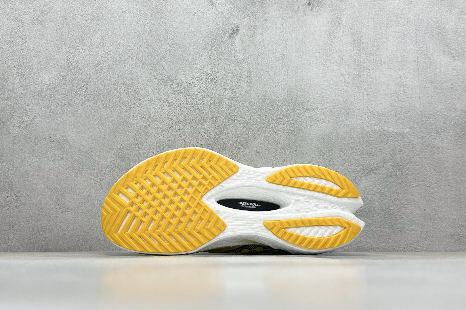 Saucony Triumph PRO 啡鹏4 旗舰级缓震型跑鞋 S20939