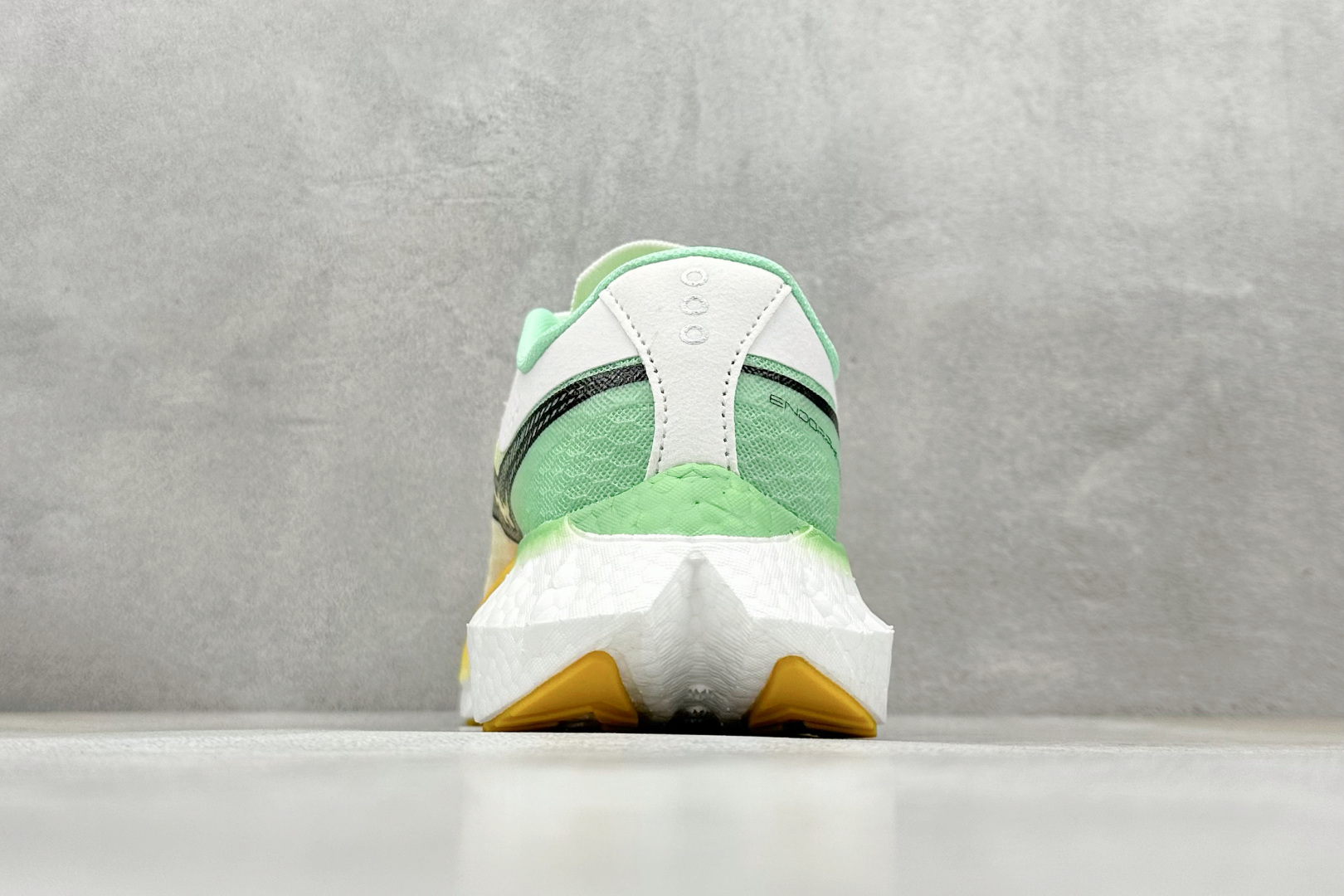 Saucony Triumph PRO 啡鹏4 旗舰级缓震型跑鞋 S20939