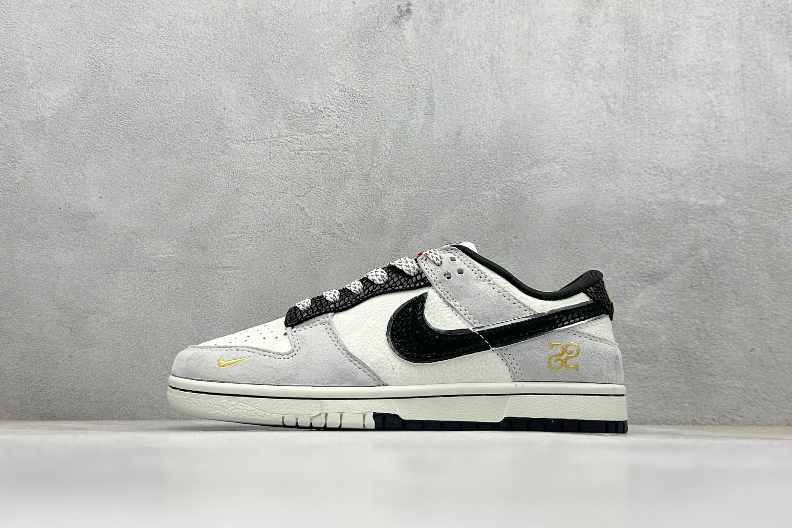 560💰