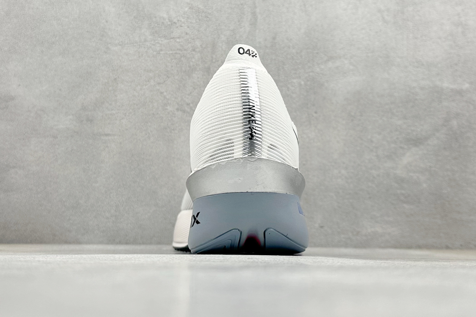 BF版 Nike ZoomX Vaporfly NEXT% 4 马拉松系列公路竞速超轻缓震跑步鞋 HF6414-100