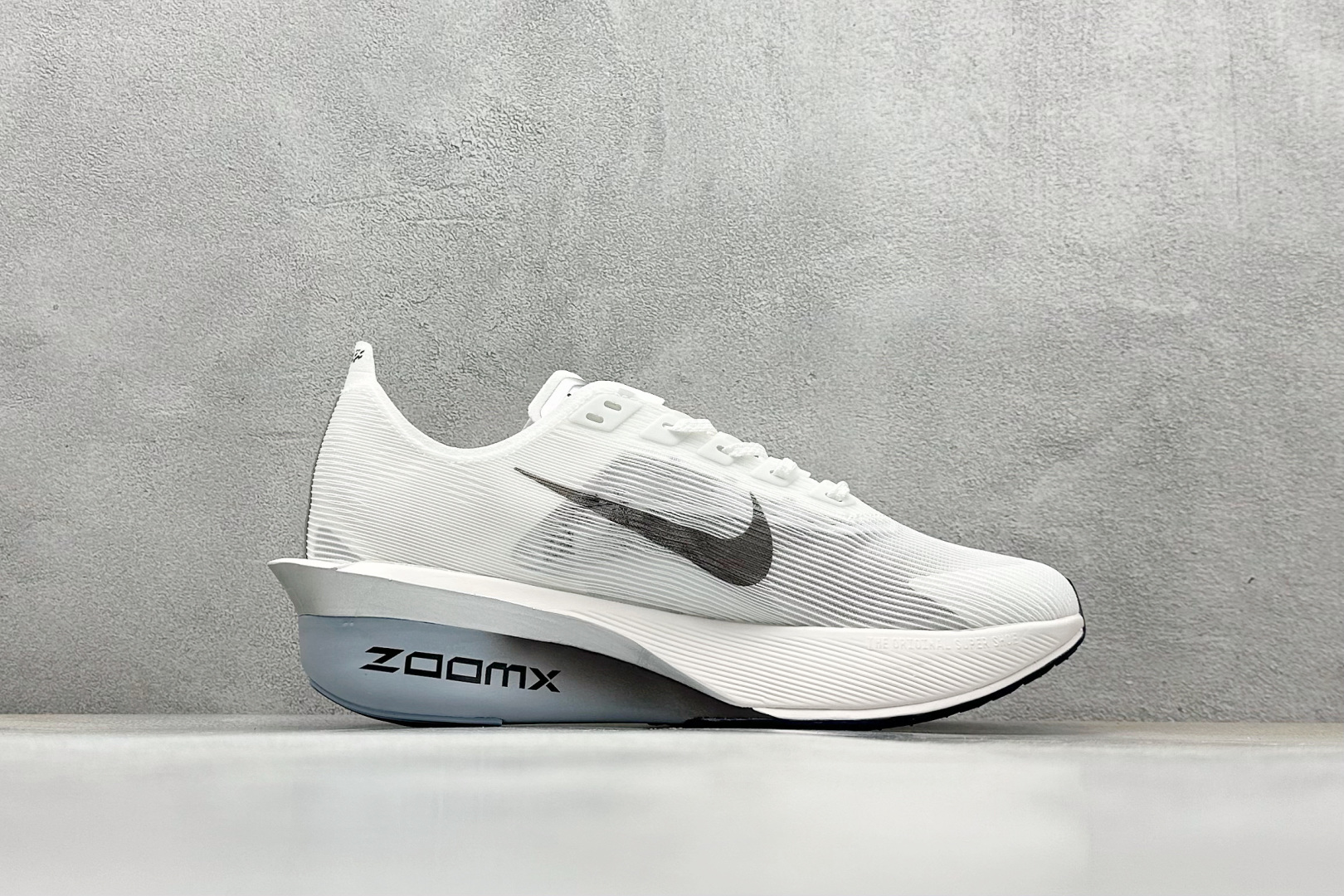 BF版 Nike ZoomX Vaporfly NEXT% 4 马拉松系列公路竞速超轻缓震跑步鞋 HF6414-100