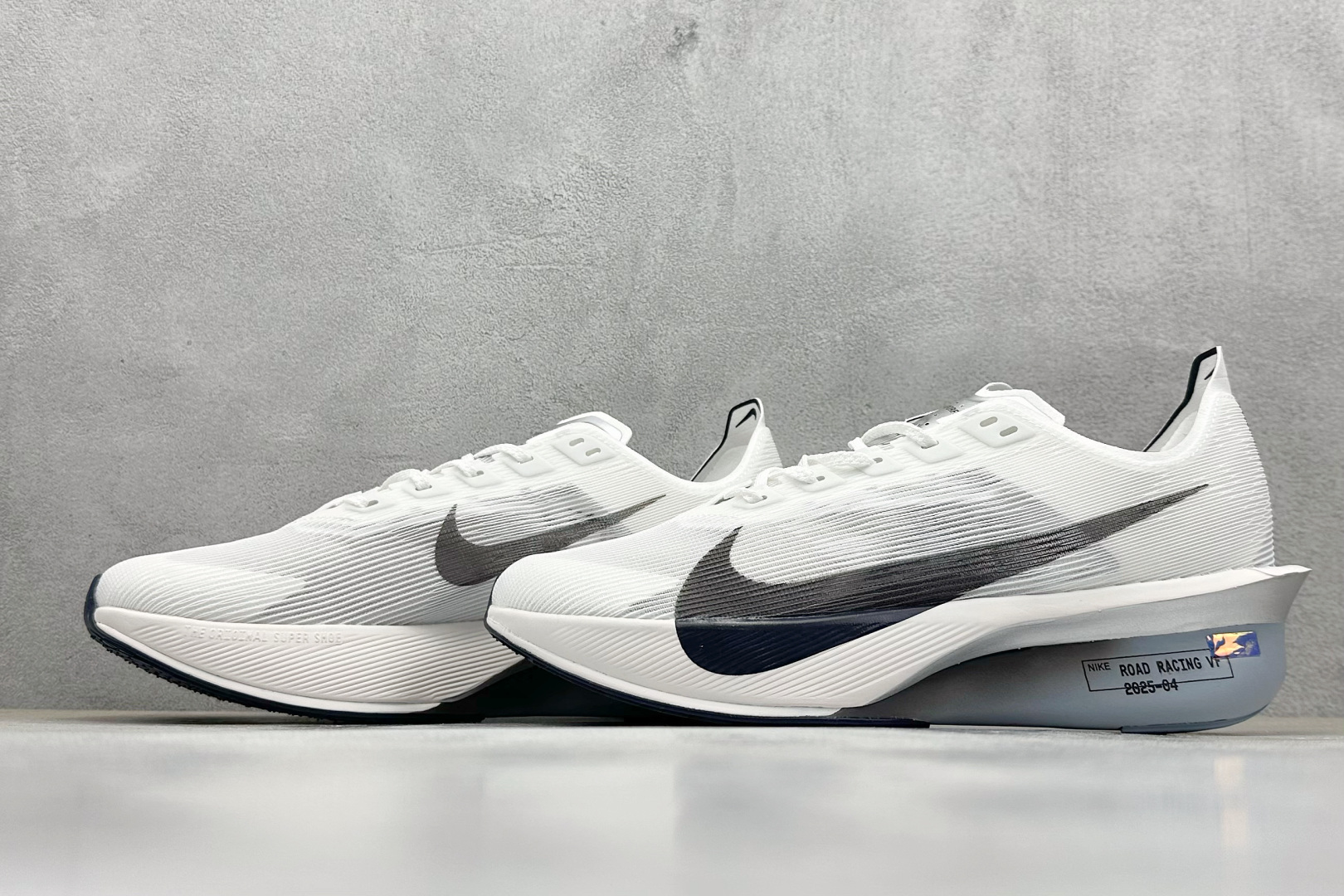 BF版 Nike ZoomX Vaporfly NEXT% 4 马拉松系列公路竞速超轻缓震跑步鞋 HF6414-100