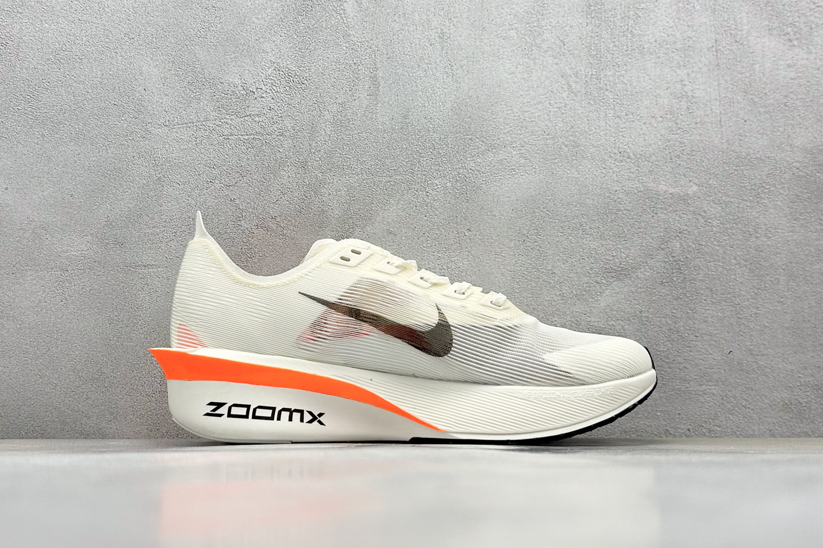 BF版 Nike ZoomX Vaporfly NEXT% 4 马拉松系列公路竞速超轻缓震跑步鞋 HF6413-100
