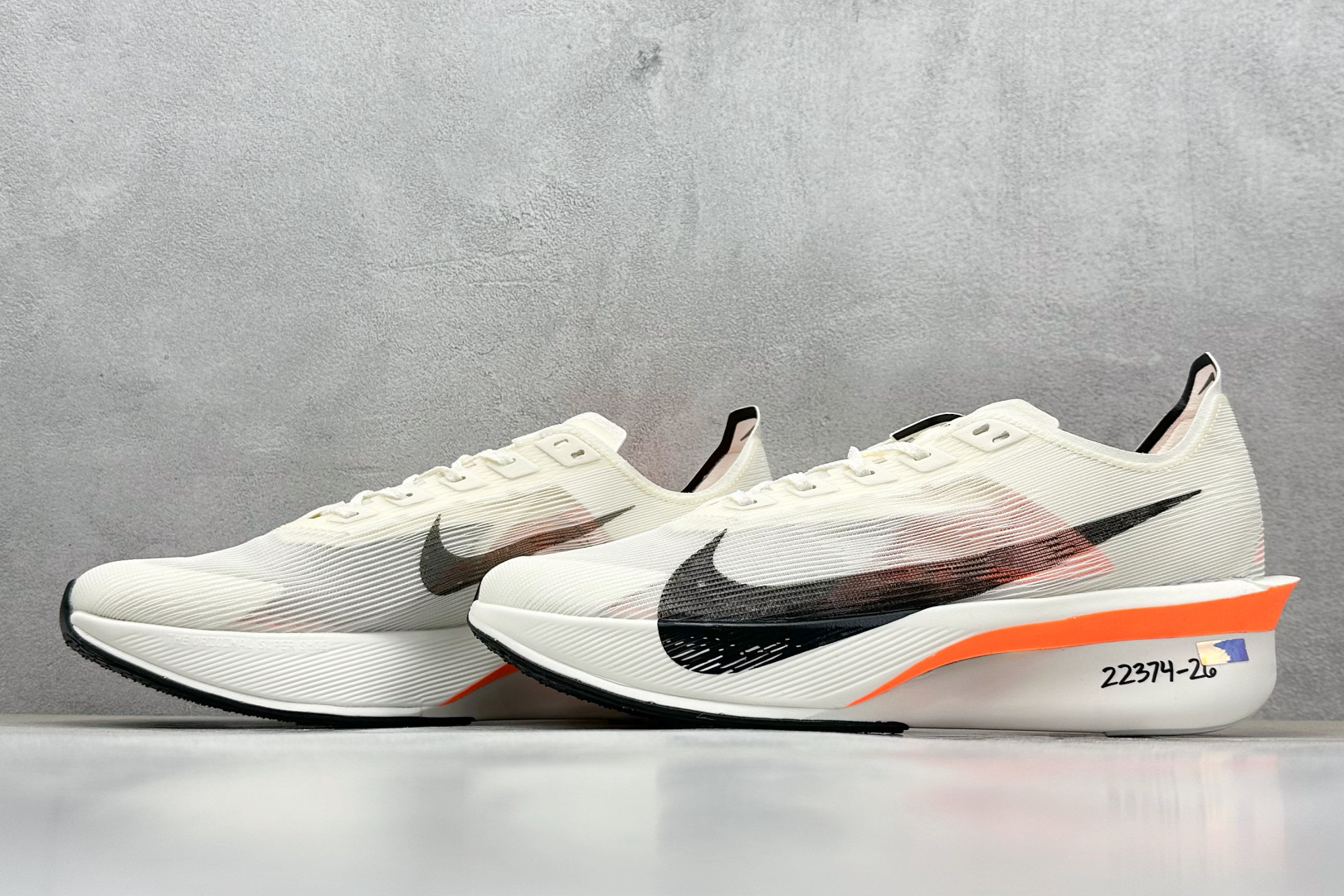 BF版 Nike ZoomX Vaporfly NEXT% 4 马拉松系列公路竞速超轻缓震跑步鞋 HF6413-100