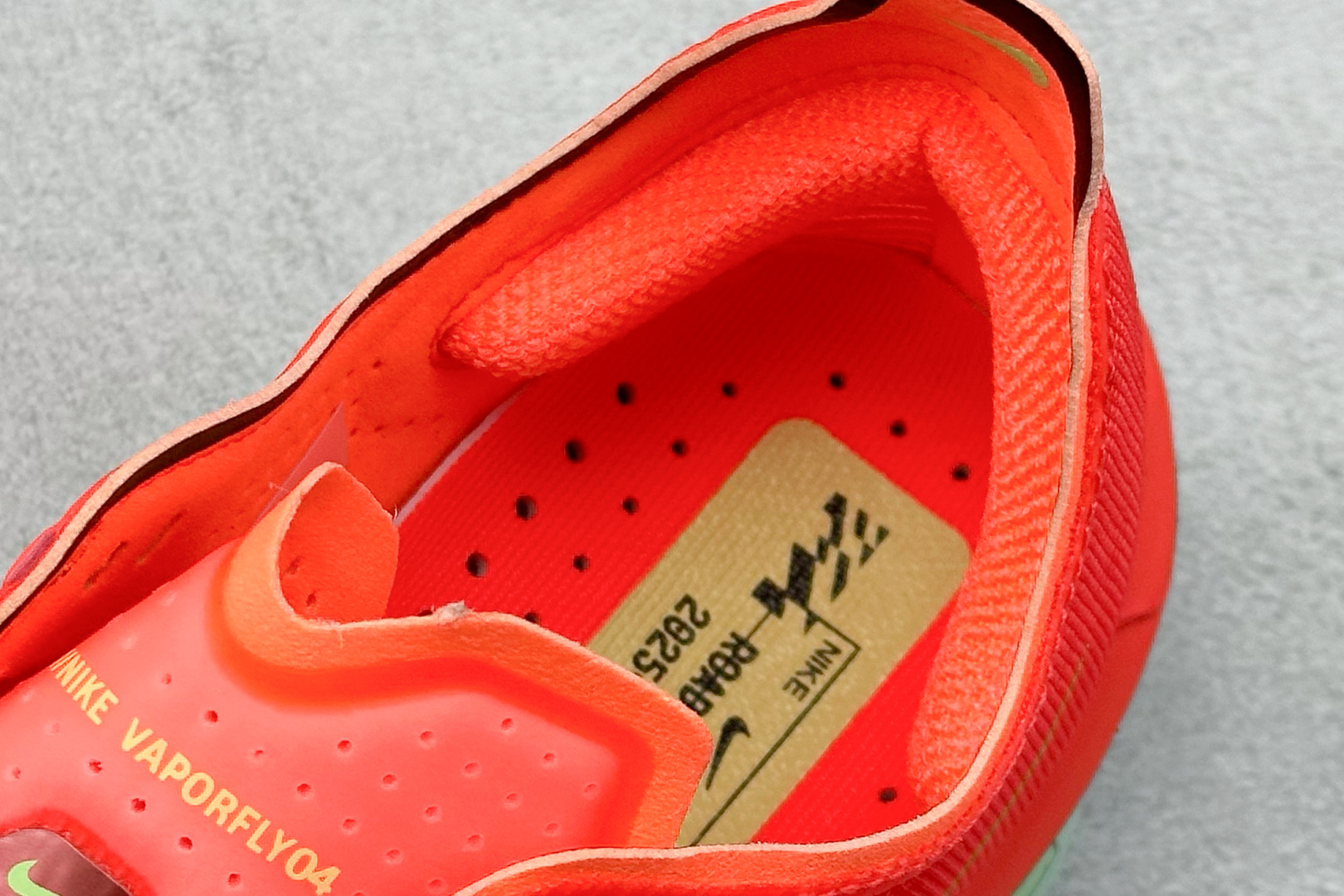 BF版 Nike ZoomX Vaporfly NEXT% 4 马拉松系列公路竞速超轻缓震跑步鞋 HF6414-600