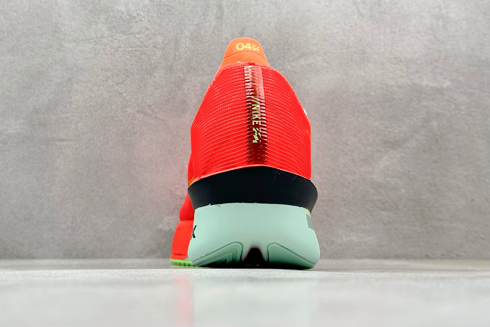 BF版 Nike ZoomX Vaporfly NEXT% 4 马拉松系列公路竞速超轻缓震跑步鞋 HF6414-600