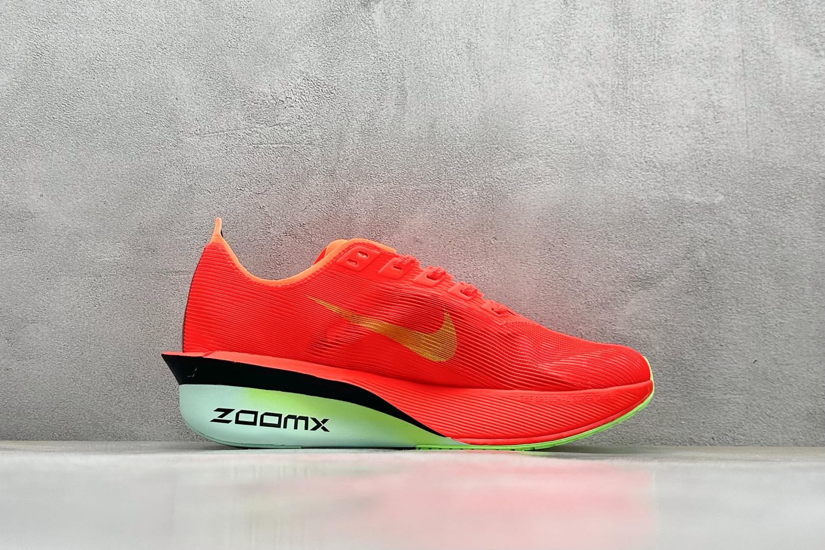 BF版 Nike ZoomX Vaporfly NEXT% 4 马拉松系列公路竞速超轻缓震跑步鞋 HF6414-600