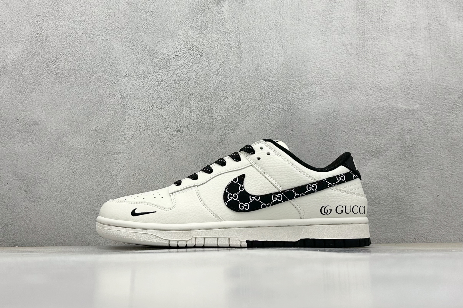280 Nike SB Dunk Low 古驰联名 米白黑勾 低帮休闲板鞋 XD6188-048