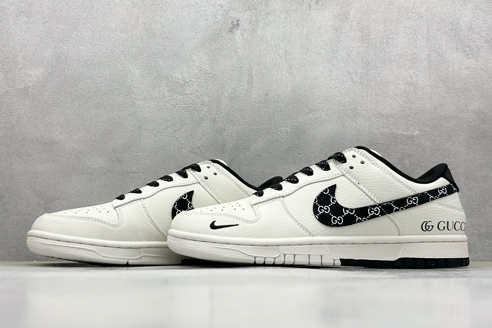 280 Nike SB Dunk Low 古驰联名 米白黑勾 低帮休闲板鞋 XD6188-048