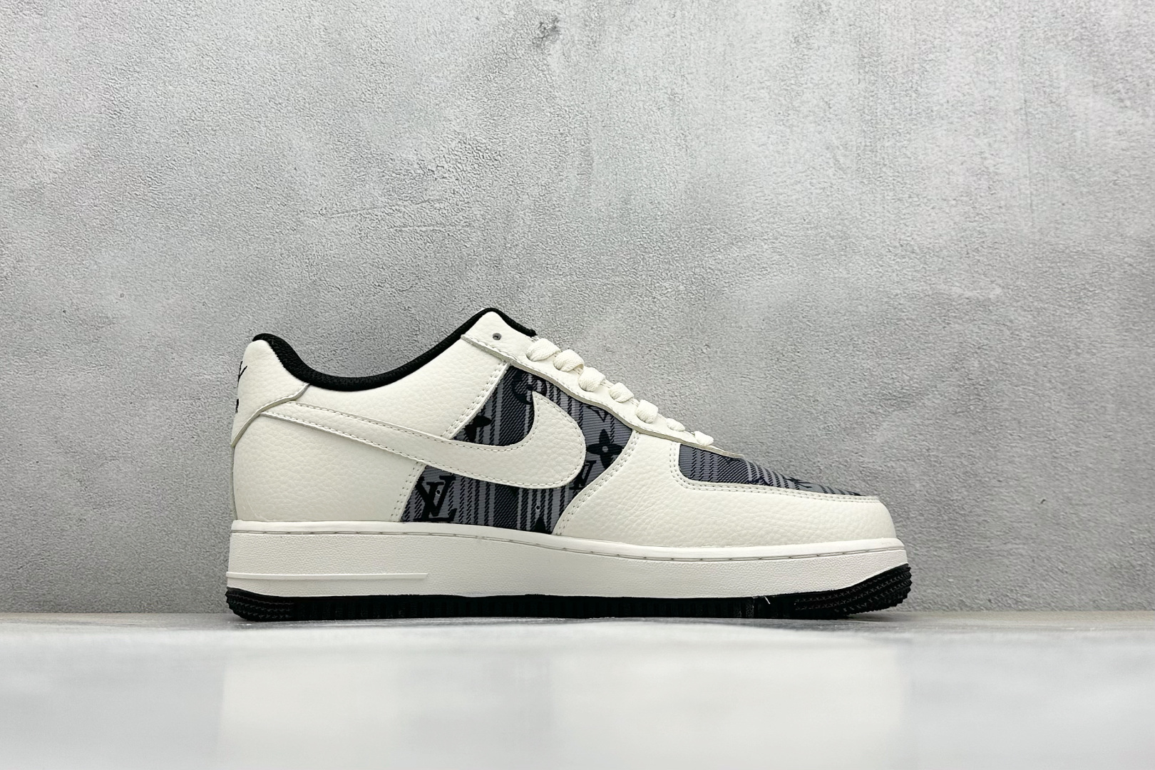 SC版 Nike Air Force 1 Low 07 x Supreme 白黑小勾 BZ68808-108