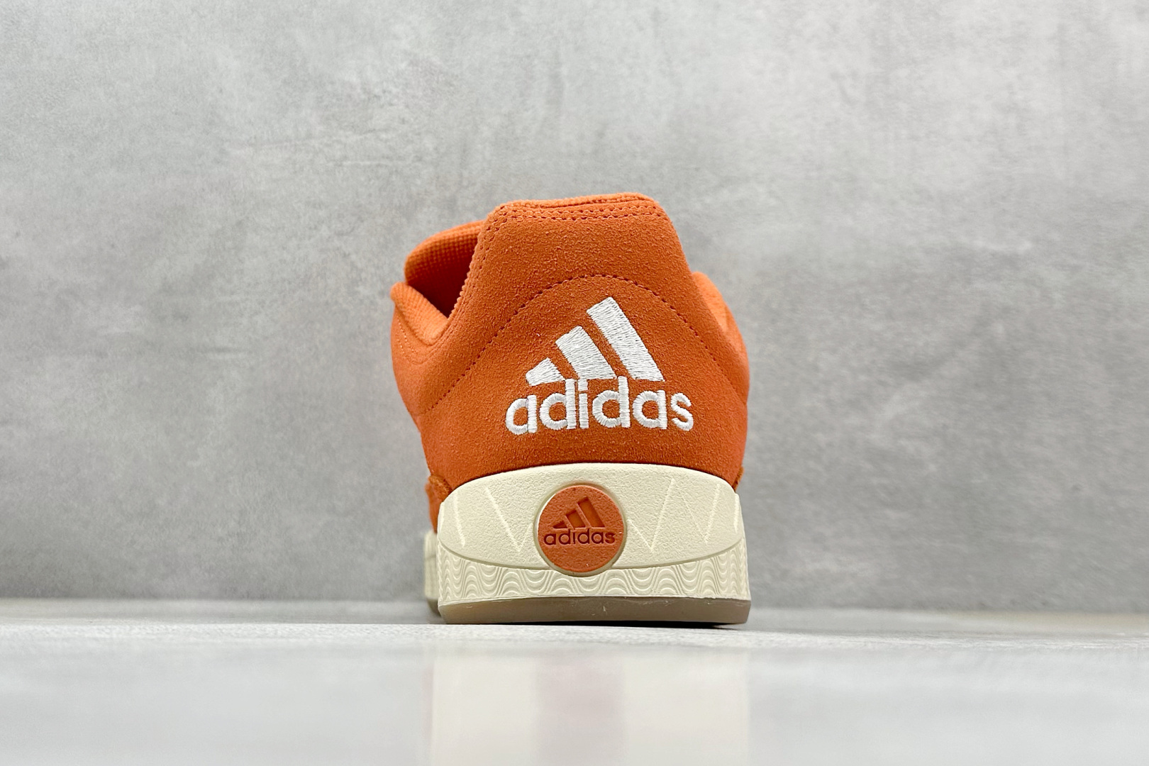 TG版 Adidas Adimatic Low 马蒂奇系列低帮 复古鲨鱼面包鞋运动休闲滑板板鞋 IE9862