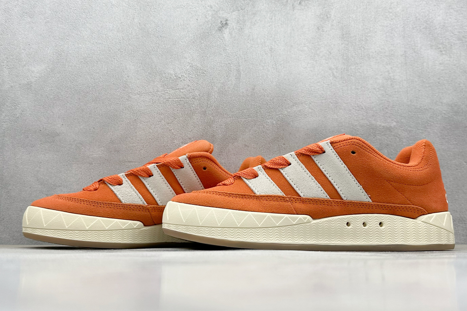 TG版 Adidas Adimatic Low 马蒂奇系列低帮 复古鲨鱼面包鞋运动休闲滑板板鞋 IE9862