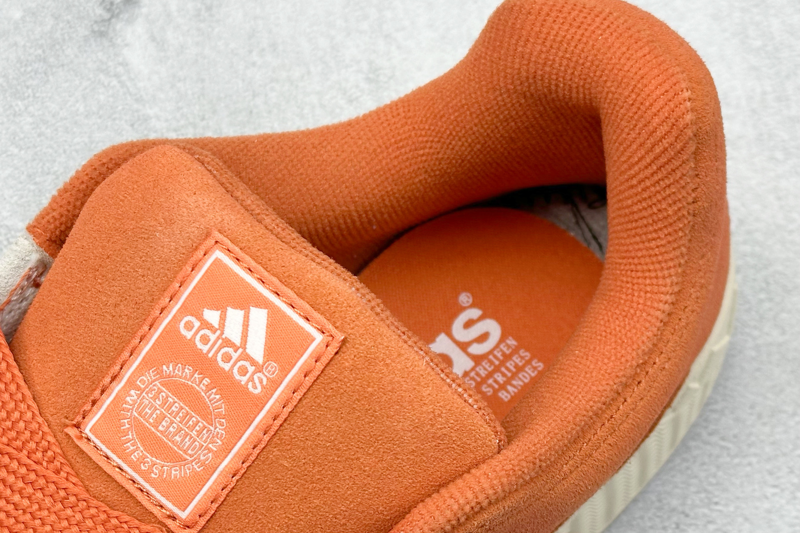 TG版 Adidas Adimatic Low 马蒂奇系列低帮 复古鲨鱼面包鞋运动休闲滑板板鞋 IE9862