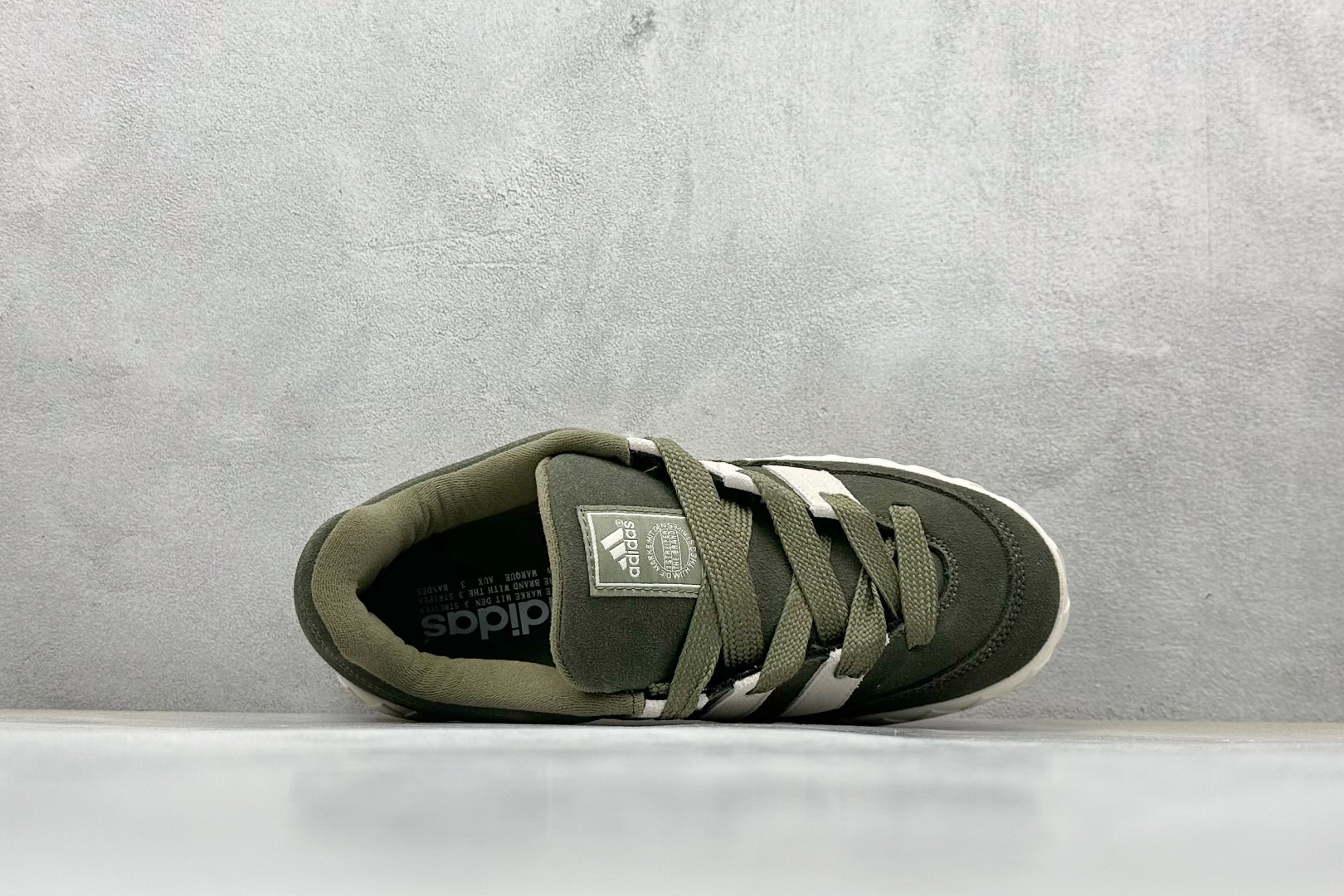 TG版 Adidas Adimatic Low 马蒂奇系列低帮 复古鲨鱼面包鞋运动休闲滑板板鞋 IE9864