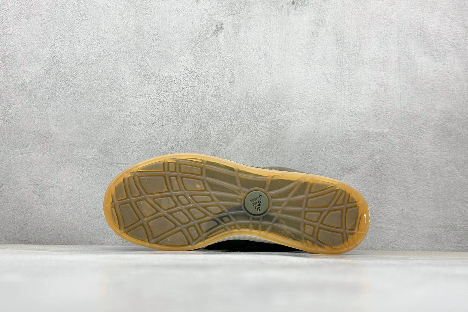 TG版 Adidas Adimatic Low 马蒂奇系列低帮 复古鲨鱼面包鞋运动休闲滑板板鞋 IE9864
