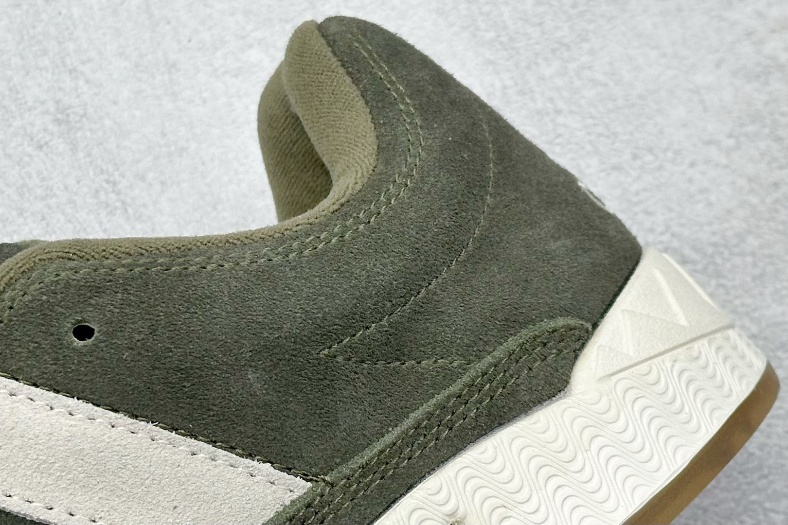 TG版 Adidas Adimatic Low 马蒂奇系列低帮 复古鲨鱼面包鞋运动休闲滑板板鞋 IE9864