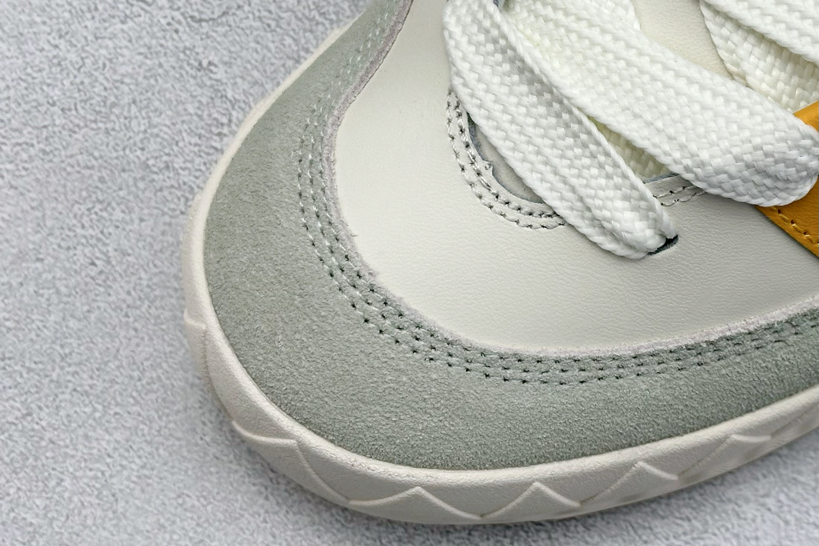 TG版 Adidas Adimatic Low 马蒂奇系列低帮 复古鲨鱼面包鞋运动休闲滑板板鞋 IE1589