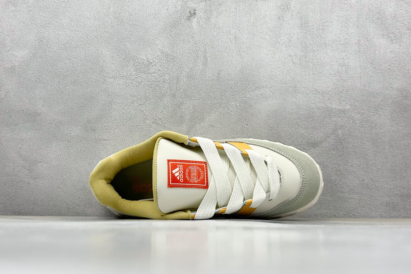 TG版 Adidas Adimatic Low 马蒂奇系列低帮 复古鲨鱼面包鞋运动休闲滑板板鞋 IE1589