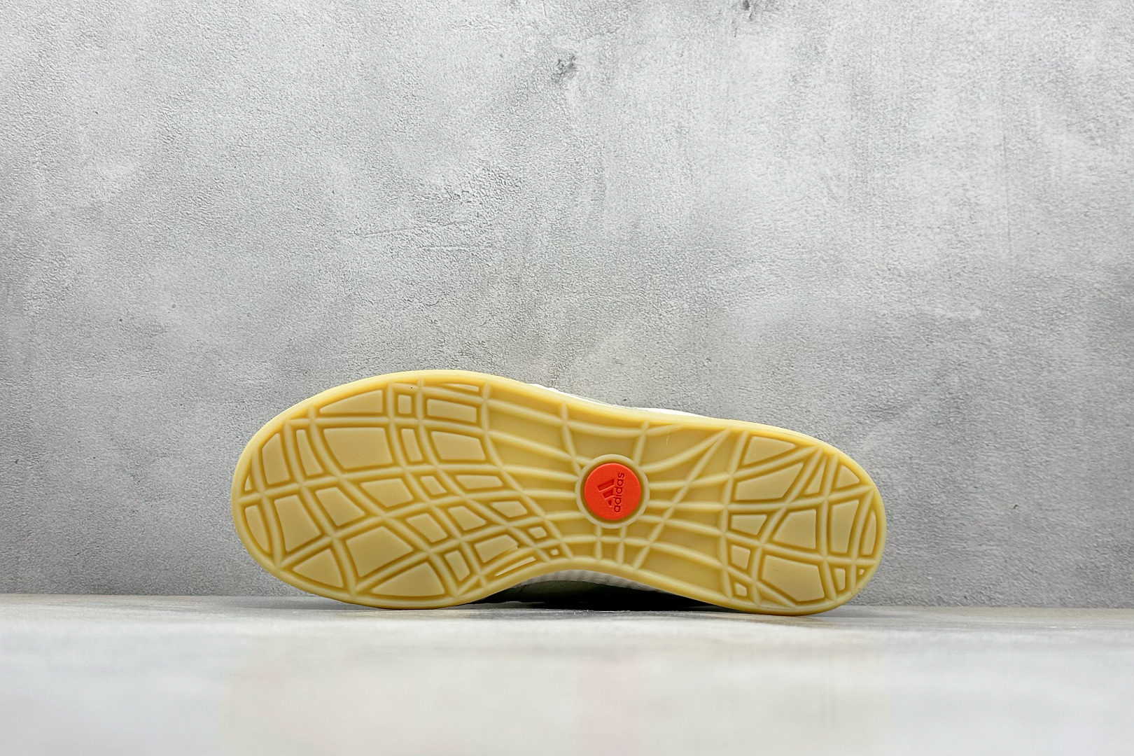 TG版 Adidas Adimatic Low 马蒂奇系列低帮 复古鲨鱼面包鞋运动休闲滑板板鞋 IE1589