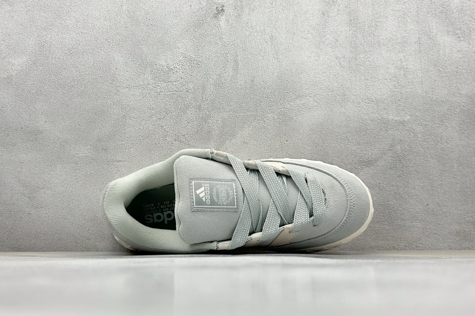 170 TG版 Adidas Adimatic Low 马蒂奇系列低帮 复古鲨鱼面包鞋运动休闲滑板板鞋 IE9863