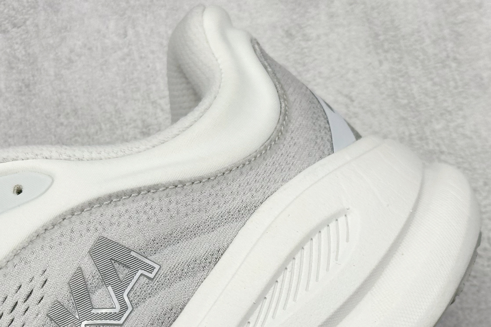 BF版 HOKA ONE ONE Bondi 9 柔软舒适防滑耐磨 低帮 休闲跑步鞋 1162013