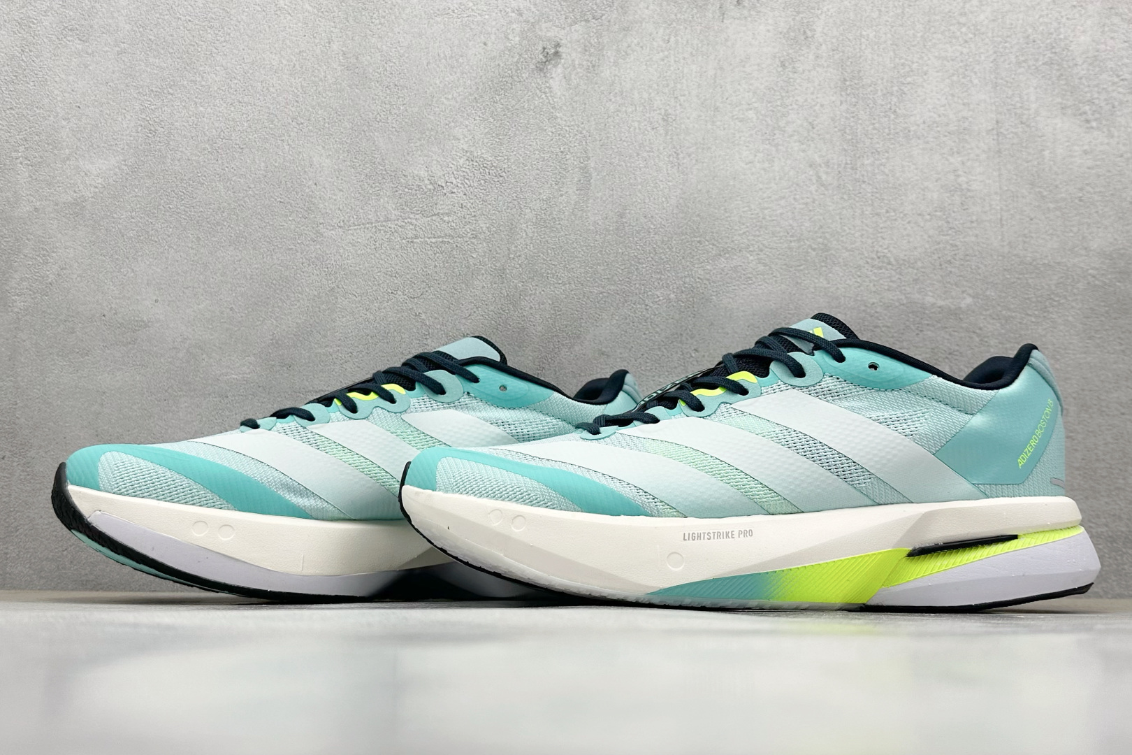 Adidas Adizero Boston 13 轻盈跑鞋 JS4945