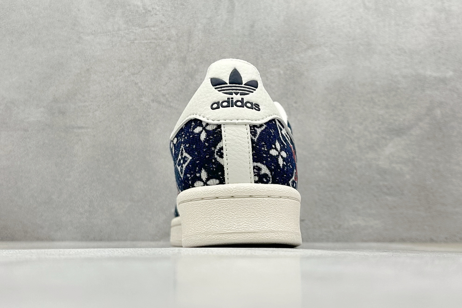 AD Originals Superstar x Louis Vuitton 黑白红 JY8910