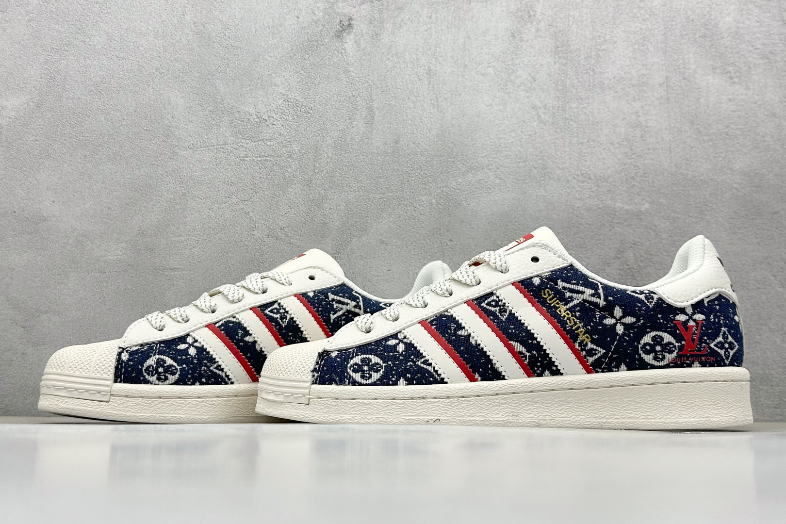AD Originals Superstar x Louis Vuitton 黑白红 JY8910