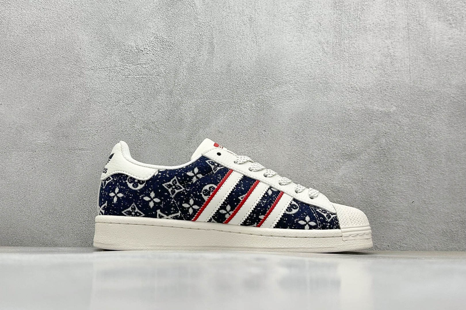 AD Originals Superstar x Louis Vuitton 黑白红 JY8910