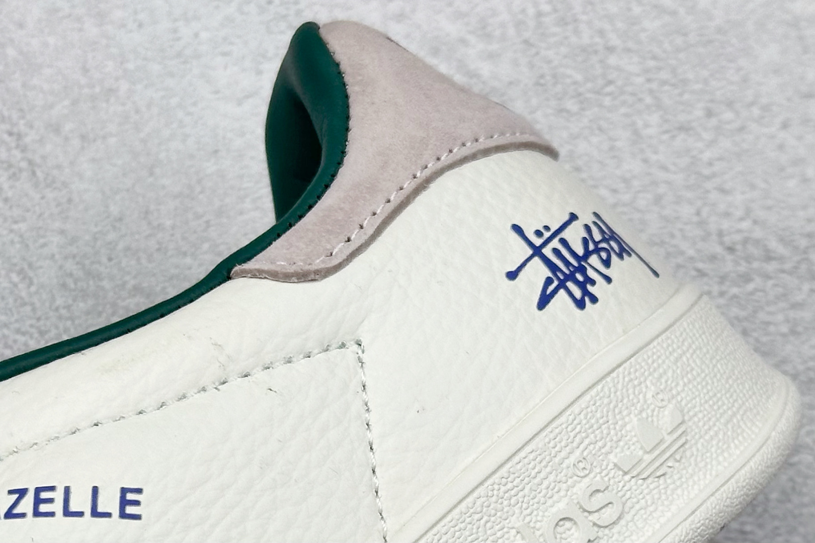 AD Originals Gazelle INdoor x Stussy 三叶草休闲防滑耐磨低帮板鞋 DD6601
