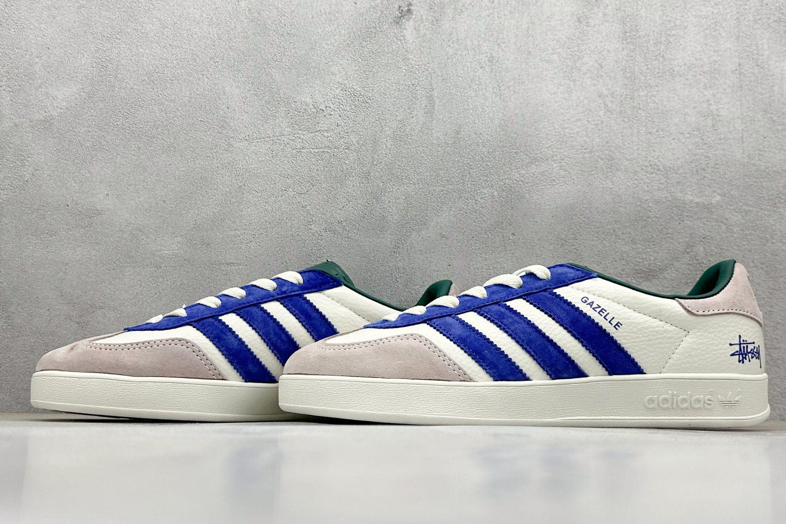 AD Originals Gazelle INdoor x Stussy 三叶草休闲防滑耐磨低帮板鞋 DD6601