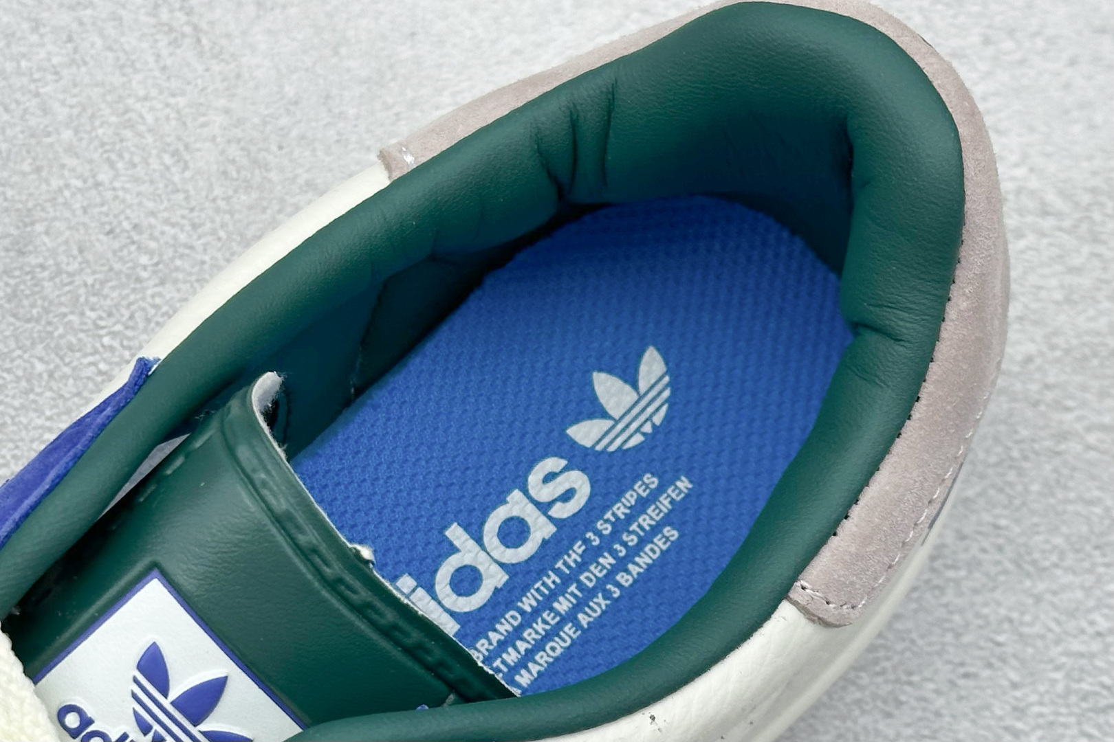AD Originals Gazelle INdoor x Stussy 三叶草休闲防滑耐磨低帮板鞋 DD6601