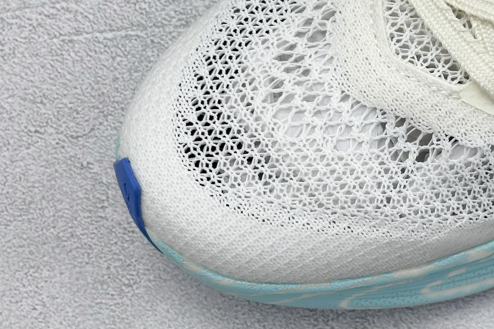 Brooks Hyperion Elite 4 布鲁克斯龙卷风4 休闲透气缓震运动鞋 100053 1D 134
