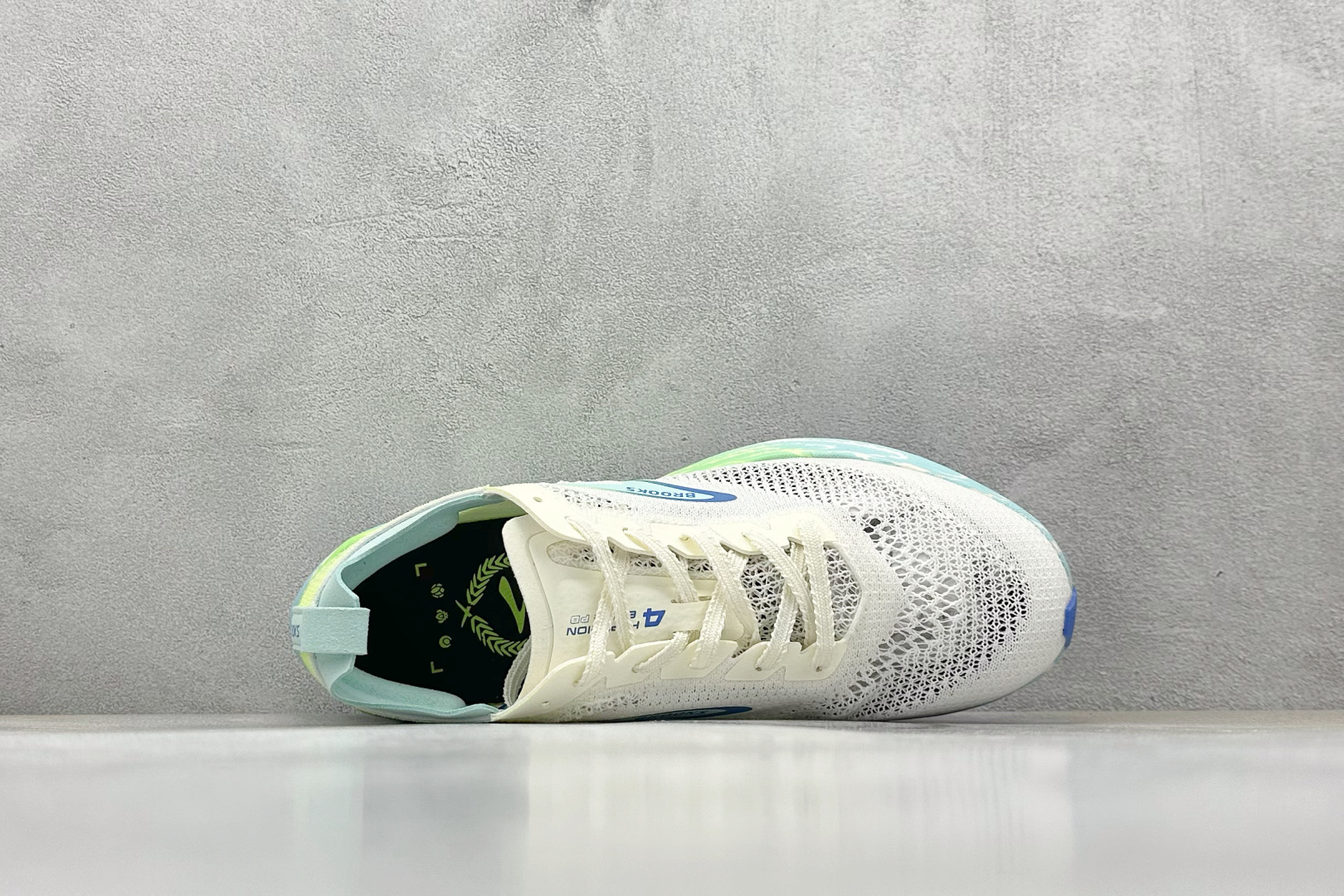 Brooks Hyperion Elite 4 布鲁克斯龙卷风4 休闲透气缓震运动鞋 100053 1D 134