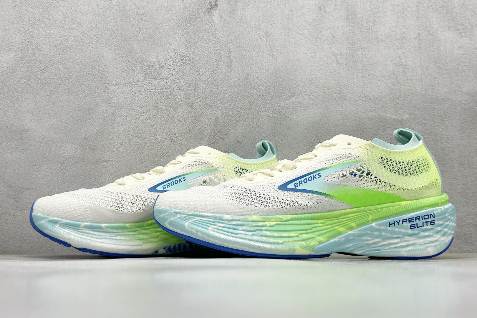 Brooks Hyperion Elite 4 布鲁克斯龙卷风4 休闲透气缓震运动鞋 100053 1D 134