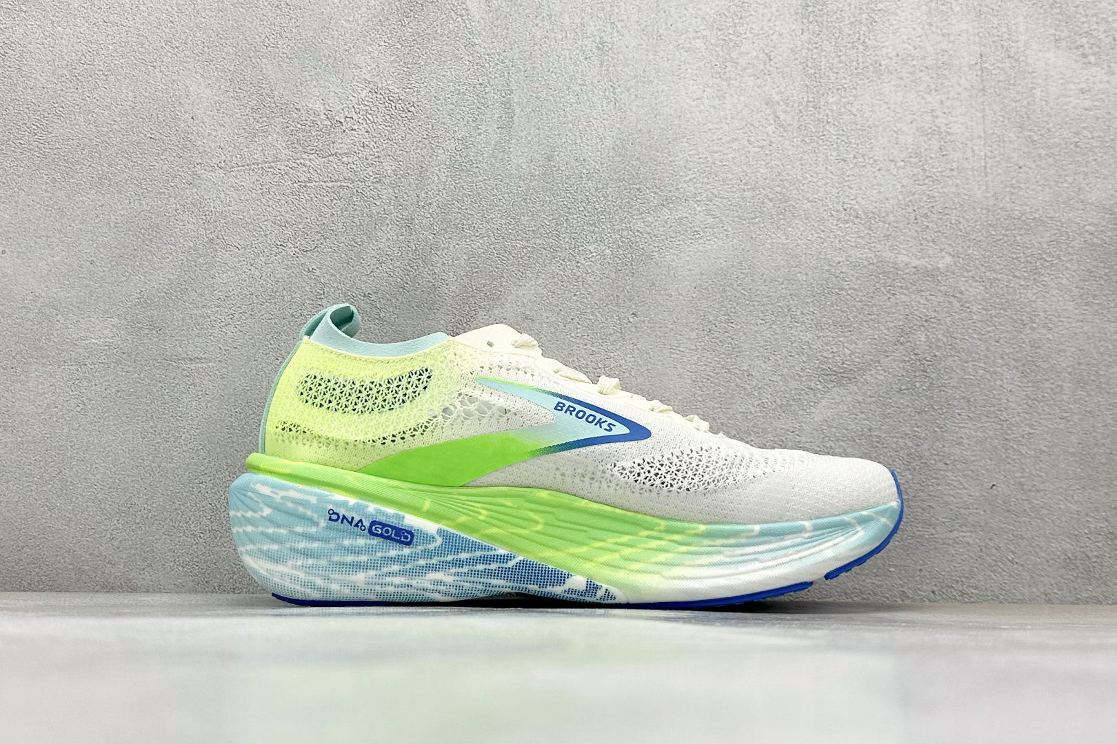 Brooks Hyperion Elite 4 布鲁克斯龙卷风4 休闲透气缓震运动鞋 100053 1D 134