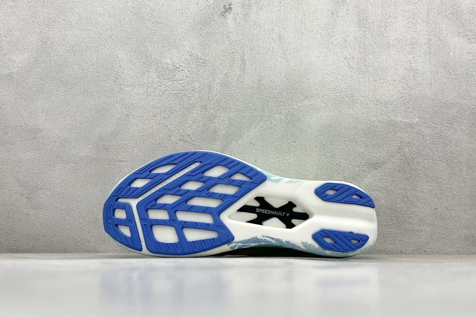 Brooks Hyperion Elite 4 布鲁克斯龙卷风4 休闲透气缓震运动鞋 100053 1D 134