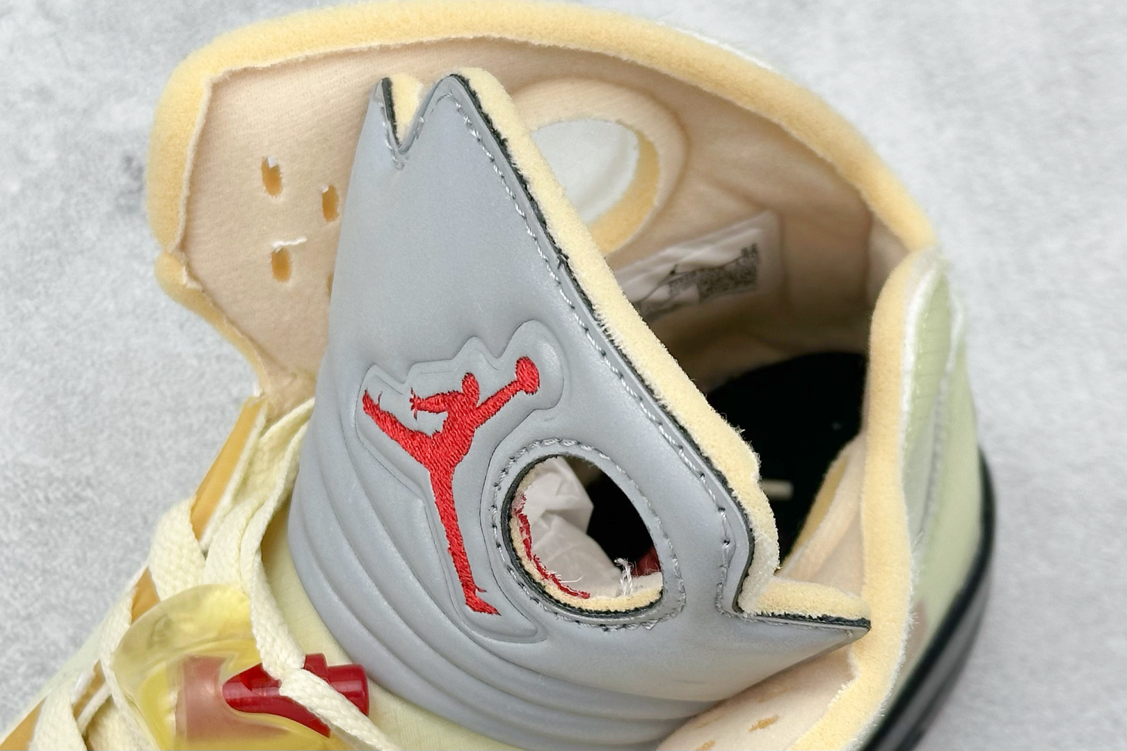 KW版 Off-White x Air Jordan Retro AJ5 OW联名奶黄蝉翼 DH8565-100