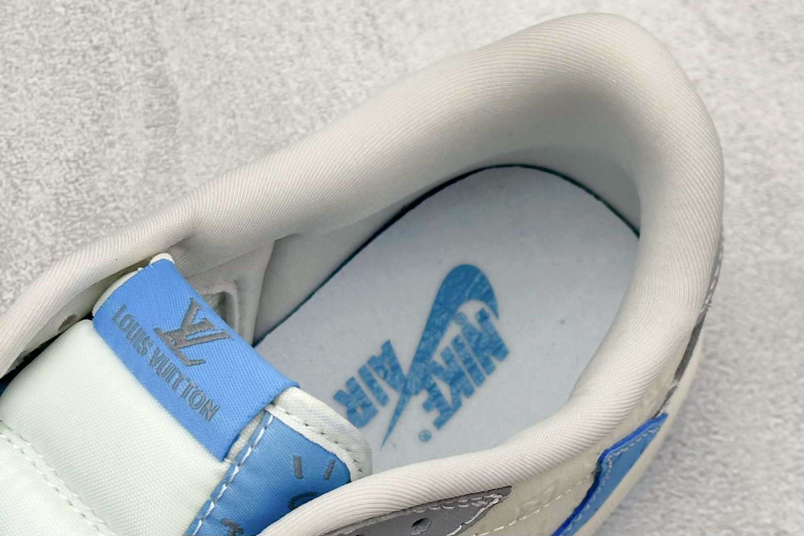 Travis Scott x Fragment Design x Air Jordan 1 Low OG SP AJ1 LV联名 灰蓝勾 低帮文化休闲板鞋 XS2024-059