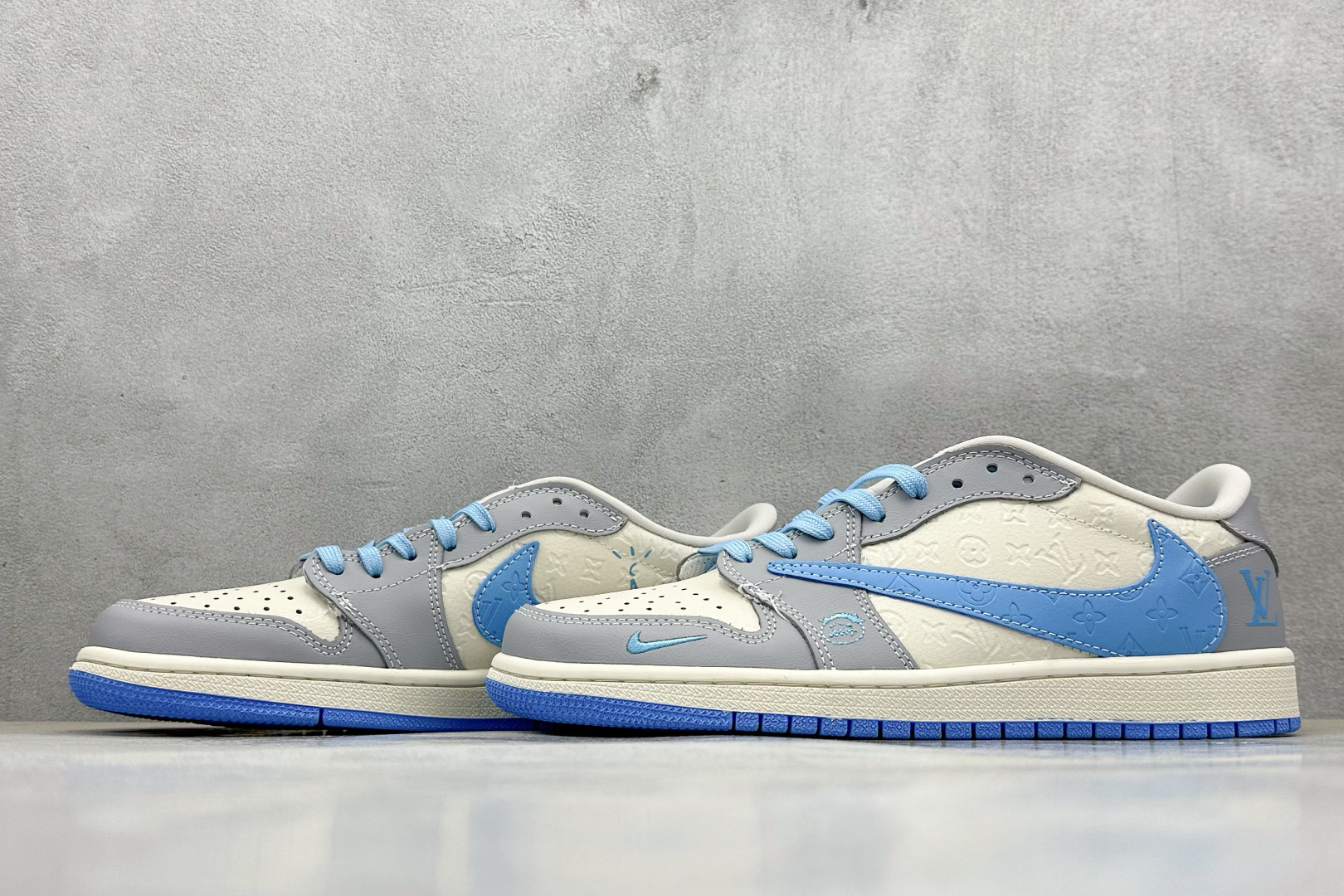 Travis Scott x Fragment Design x Air Jordan 1 Low OG SP AJ1 LV联名 灰蓝勾 低帮文化休闲板鞋 XS2024-059