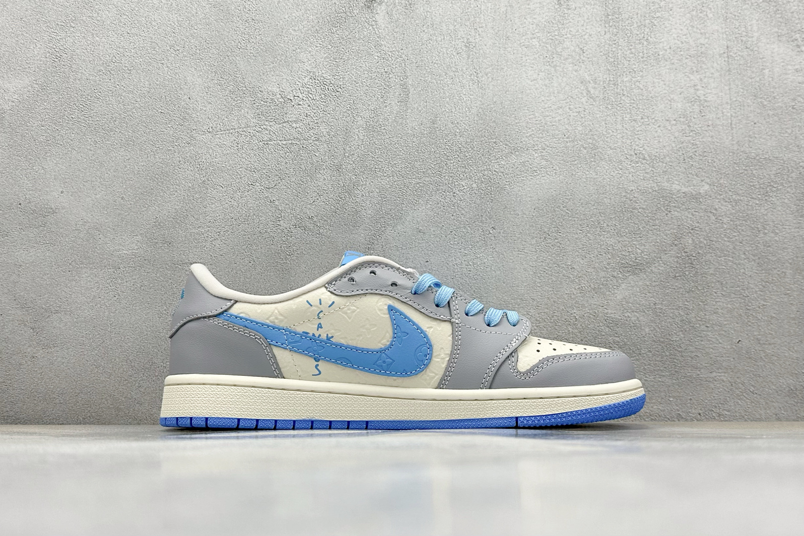Travis Scott x Fragment Design x Air Jordan 1 Low OG SP AJ1 LV联名 灰蓝勾 低帮文化休闲板鞋 XS2024-059