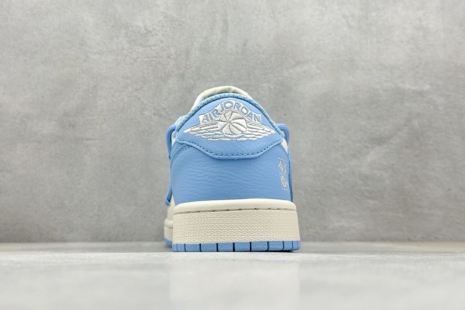 Travis Scott x Fragment Design x Air Jordan 1 Low OG SP AJ1 LV联名 天蓝抽绳 低帮文化休闲板鞋 DM6868-107