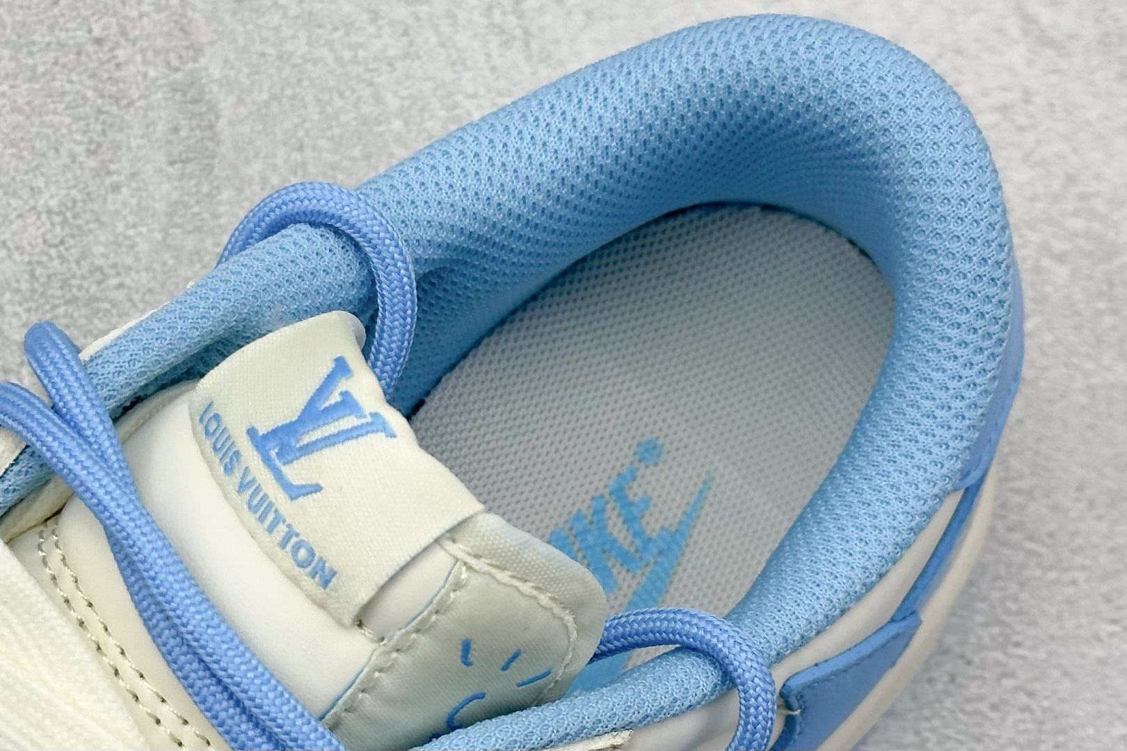 Travis Scott x Fragment Design x Air Jordan 1 Low OG SP AJ1 LV联名 天蓝抽绳 低帮文化休闲板鞋 DM6868-107
