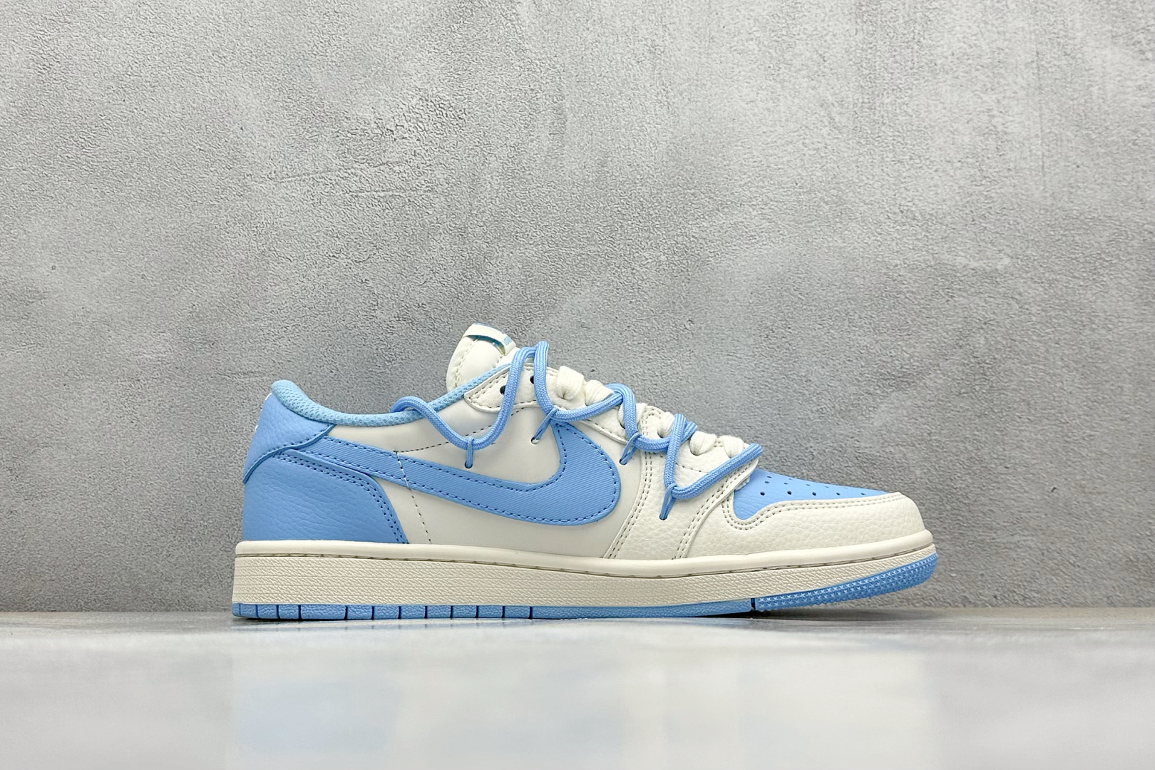 Travis Scott x Fragment Design x Air Jordan 1 Low OG SP AJ1 LV联名 天蓝抽绳 低帮文化休闲板鞋 DM6868-107