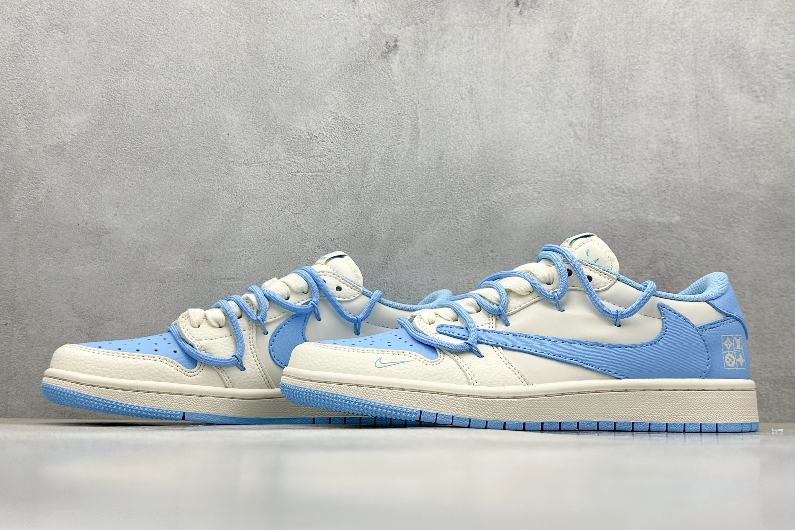 Travis Scott x Fragment Design x Air Jordan 1 Low OG SP AJ1 LV联名 天蓝抽绳 低帮文化休闲板鞋 DM6868-107